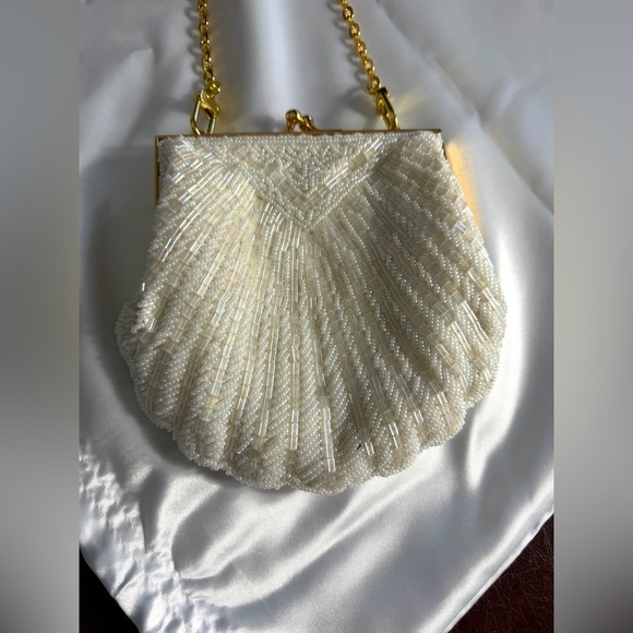 Elegant Small Evening White Beaded Bag w/Shoulder Chain, Excellent Preowned Cond - Picture 11 of 13